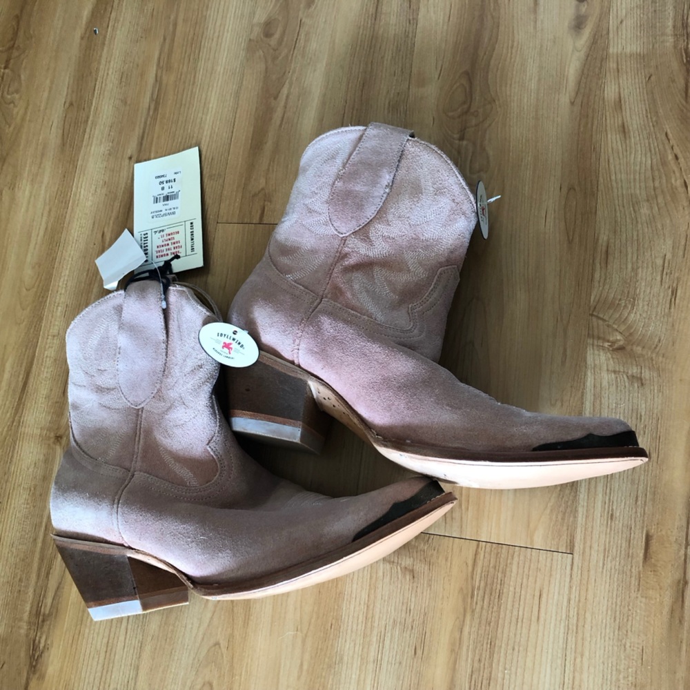 Idyllwind Pink Suede Wheels Western Booties, 11B - Picture 3 of 16